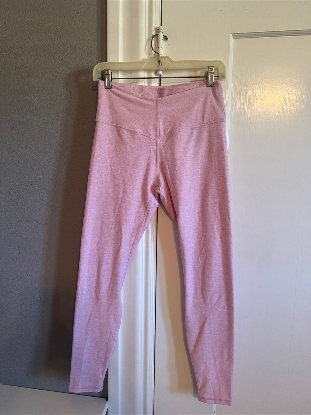 Fabletics Light Pink Women's Leggings and matching top both size Medium